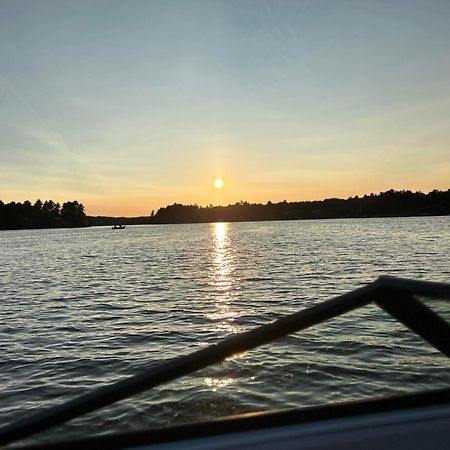 Готель Muskoka Escape Порт-Карлінг Екстер'єр фото
