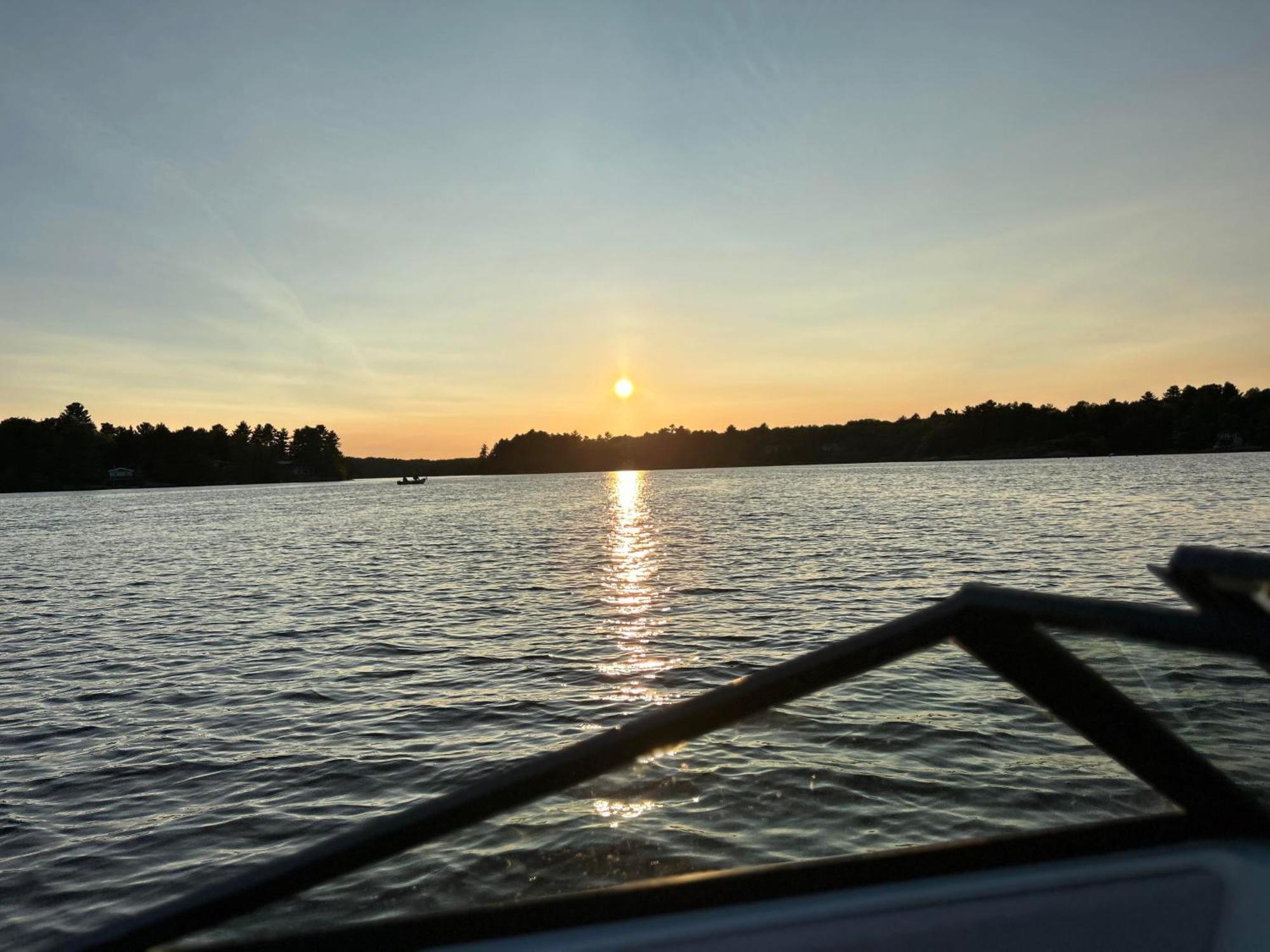 Готель Muskoka Escape Порт-Карлінг Екстер'єр фото
